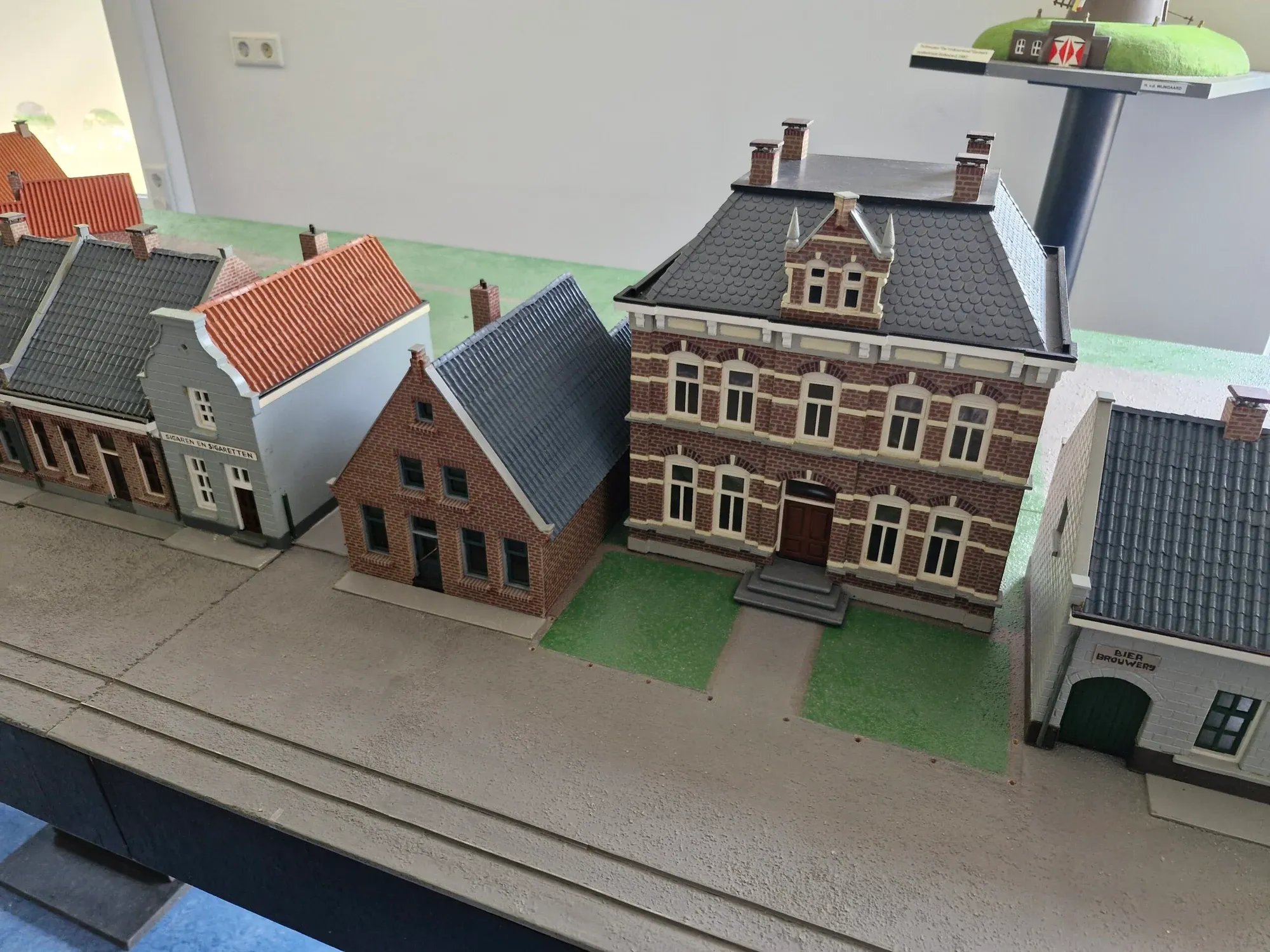 Maquette van historische panden in het centrum van Gemert